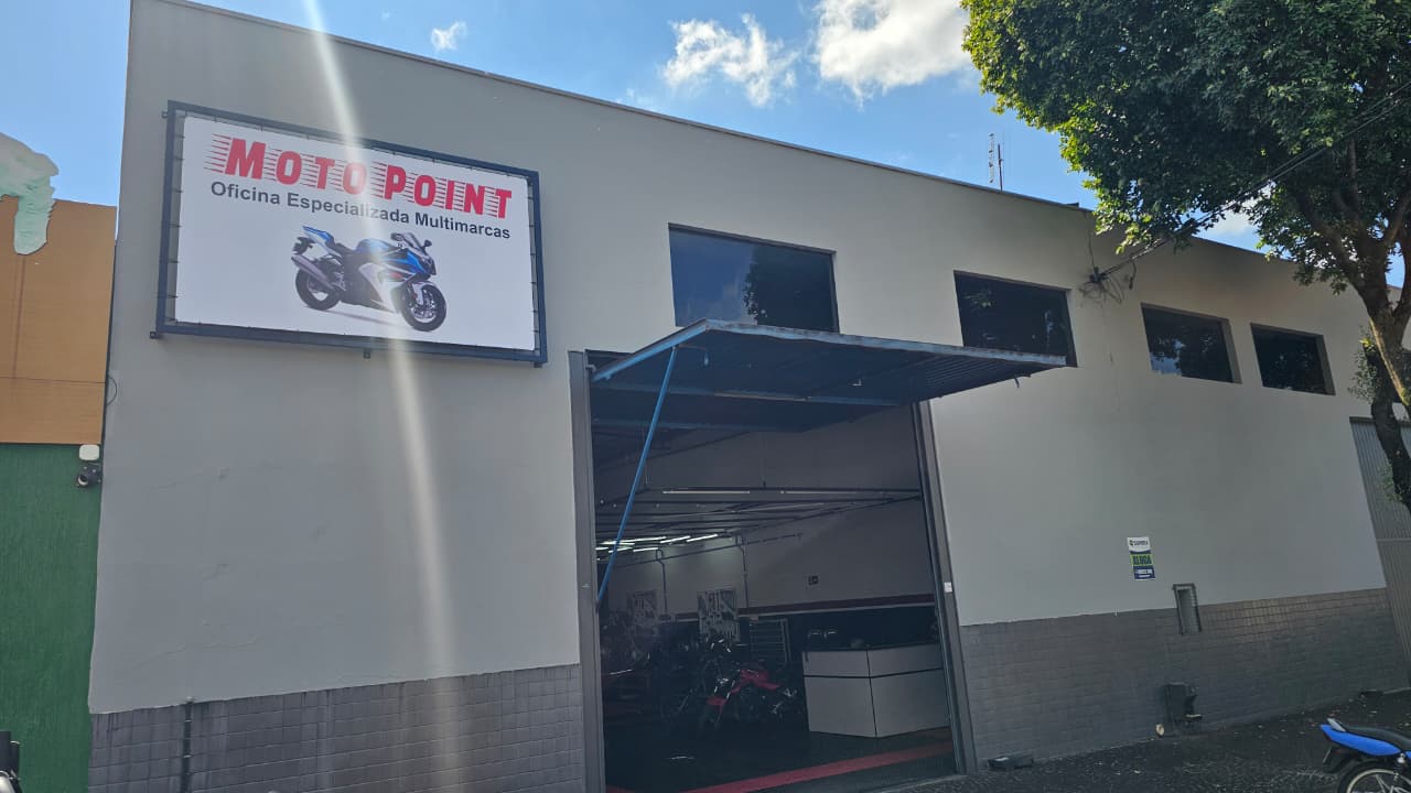 Fachada e estrutura MotoPoint em Descalvado